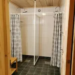 Storhaugen Gard بيت خشبي