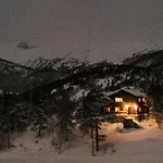 بيت خشبي Storhaugen Gard لوم