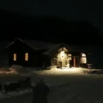 Storhaugen Gard بيت خشبي لوم