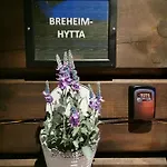 Деревянный коттедж Storhaugen Gard Лом